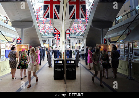 Ascot, Royaume-Uni, à l'intérieur de la scène principale de l'hippodrome Banque D'Images