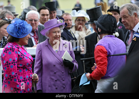 Ascot, Royaume-Uni, la reine Elizabeth II, reine de Grande-Bretagne et d'Irlande du Nord Banque D'Images