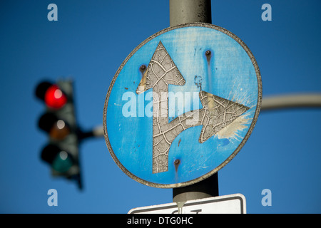 Hambourg, Allemagne, les panneaux de circulation les indications obligatoires Banque D'Images
