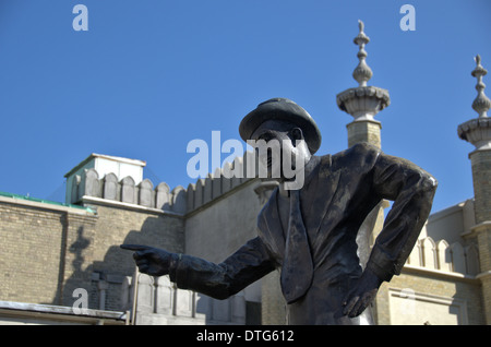La statue de l'humoriste Max Miller à Brighton. L'Angleterre Banque D'Images
