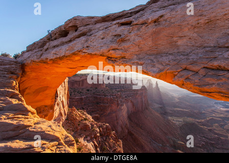 Mesa Arch, Canyonlands National Park, en Utah. Banque D'Images