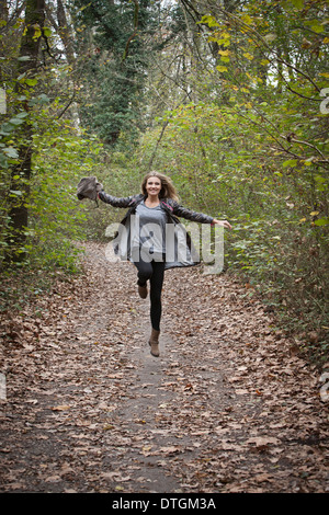 Woman in forest Banque D'Images