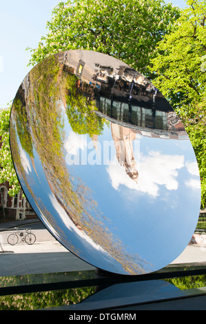 Sky Mirror au Nottingham Playhouse, Nottingham England UK Banque D'Images