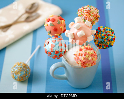 Marshmallow cake pops. Recette disponible. Banque D'Images