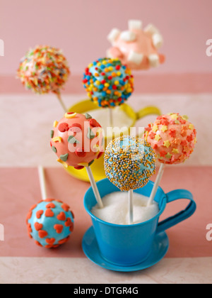 Marshmallow cake pops. Recette disponible. Banque D'Images