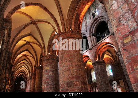 Intérieur de la cathédrale St Magnus, Romanesque-Norman architecture, 12ème siècle, Kirkwall, Orkney, Scotland, Continentale Banque D'Images