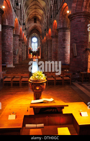 Intérieur de la cathédrale St Magnus, Romanesque-Norman architecture, 12ème siècle, Kirkwall, Orkney, Scotland, Continentale Banque D'Images