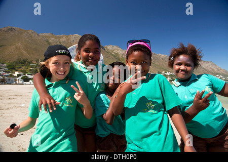 Les écoliers à Gordon's Bay, Western Cape, Afrique du Sud Banque D'Images