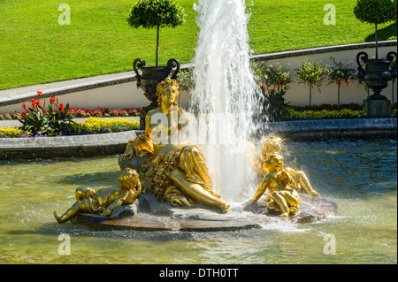 Les chiffres de la flore et de puttos Fontaine, fontaine Flora avec une fontaine d'eau, parterre d'eau, les jardins du palais Banque D'Images