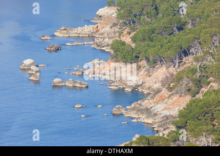 Côte nord-ouest de Majorque, Deià. Matin Printemps. Objectif long téléobjectif. Iles Baléares, Espagne Banque D'Images