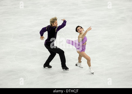 Meryl Davis et Charlie White (USA) l'exécution en danse libre, pour gagner la première médaille d'or pour les USA en danse sur glace Banque D'Images