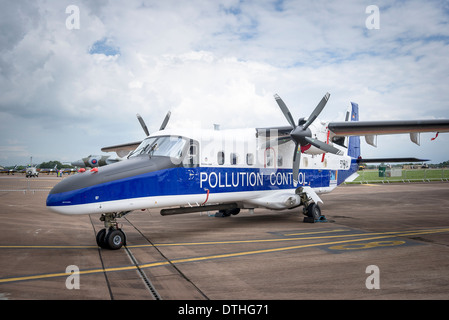 Le contrôle de la pollution Dorner 228 aéronefs de patrouille à deux moteurs à un British airshow 2012 Banque D'Images