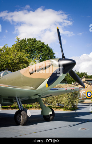 Supermarine Spitfire Mk 1 réplique sur Battle of Britain Memorial à Capel Le Ferne près de Dover Kent UK Banque D'Images