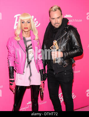 New York City, USA, 17 février 2014. Les concepteurs du Blondes arrivent à un parti 50e anniversaire pour Sports Illustrated Swimsuit à Soho, New York. Crédit : Patrick Morisson/Alamy Live News Banque D'Images