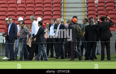 Rio de Janeiro, Brésil. Feb 18, 2014. PORTO ALEGRE, RS, 18.02.2014--SOCCER WORLD CUP - Jérôme Valcke, secrétaire général de la FIFA, visitez le stade Beira Rio pour l'inspecter pour la coupe du monde Fifa 2014 : Nurphoto NurPhoto/crédit/ZUMAPRESS.com/Alamy Live News Banque D'Images