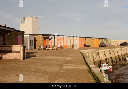 Le port de Margate, dans le Kent. L'Angleterre. Marée basse Banque D'Images