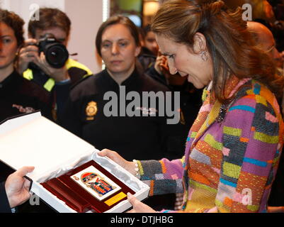 Elena d'Espagne visite AULA 19/02/2014/photo alliance Banque D'Images