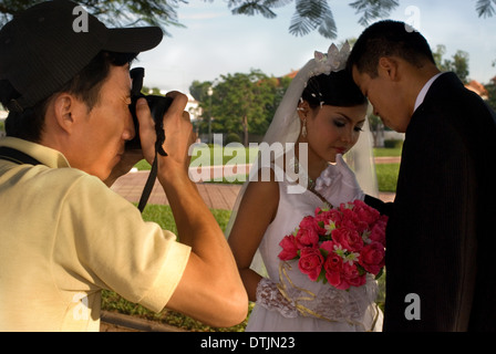 Photographe de mariage. Mariage à Norodom Blvd Phnom Penh. Mariage en Khmer, il a beaucoup de cérémonies tenues dans l'ordre chronologique Banque D'Images