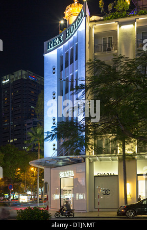 L'hôtel Rex la nuit, Ho Chi Minh City, Vietnam Banque D'Images