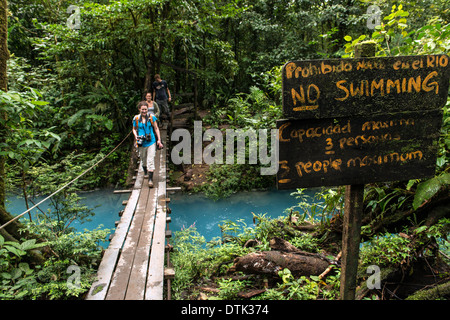 Rivière Celeste ou Rio Celeste dans le Parc National du Volcan Tenorio Costa Rica Amérique Centrale Banque D'Images