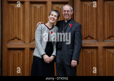 L'archevêque de Canterbury, Justin Welby (R) avec son épouse, Caroline Banque D'Images