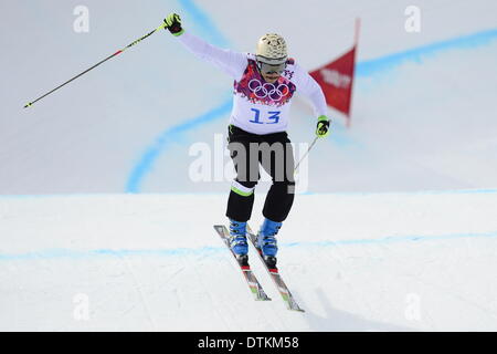 La Rosa Khutor Extreme Park, à l'occasion des Jeux Olympiques d'hiver de 2014 la Pierre Saint Martin. Feb 20, 2014. Filip Flisar de Slovénie est visible pendant les hommes de ski cross compétition à la Rosa Khutor Extreme Park, à l'occasion des Jeux Olympiques d'hiver de 2014, la Russie de Krasnaya Polyana, le 20 février 2014. Photo : CTK/Vondrous Romain Photo/Alamy Live News Banque D'Images