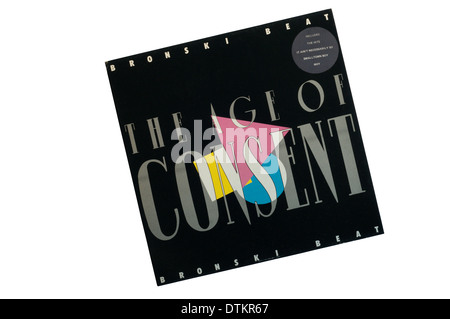 L'âge du consentement a été le premier album du groupe de synthpop Bronski Beat. Il a été publié en 1984. Banque D'Images