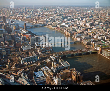 Formulaire d'affichage de la ville de Londres le plus haut bâtiment de l'Écharde de l'Europe Banque D'Images