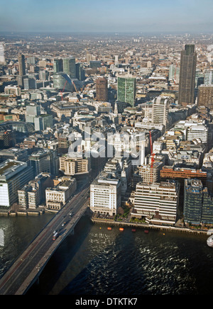 Formulaire d'affichage de la ville de Londres le plus grand bâtiment en Europe "l'écharde" Banque D'Images