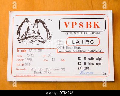 Vintage cartes QSL envoyées entre radioamateurs au premier contact, amateur norvégien opérant à partir de la Géorgie du Sud dans l'Antarctique 1958 Banque D'Images