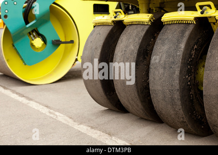 Partie de rouleau jaune ,selective focus on nearest part Banque D'Images