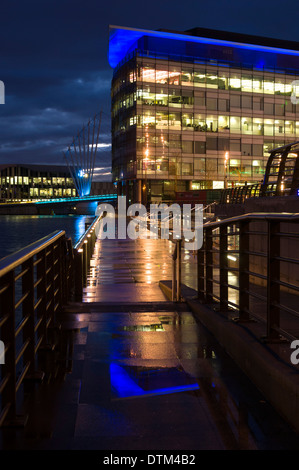 Le quartier de la piazza au complexe de nuit MediaCityUK, Salford Quays, Manchester, Royaume-Uni. Banque D'Images