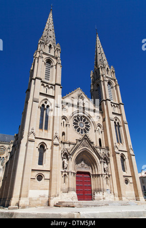 De l'église néo-gothique Saint Baudille dans Nimes, France. Banque D'Images