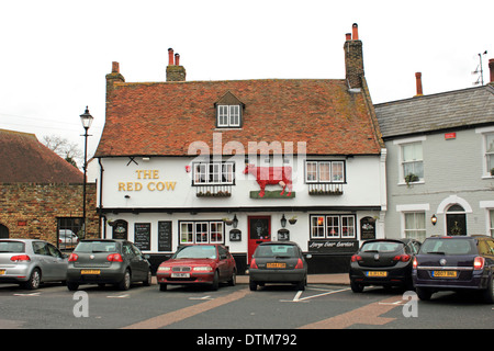 Le Red Cow pub dans la ville historique de Sandwich, Kent, Angleterre, Royaume-Uni. Banque D'Images