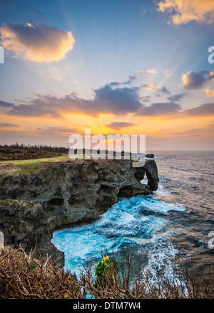 Manzamo Cape à Okinawa, au Japon. Banque D'Images