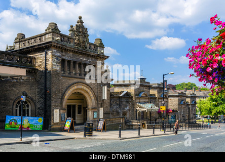 Les Jardins d'hiver, aujourd'hui un pub Wetherspoons, Harrogate, North Yorkshire, England, UK Banque D'Images