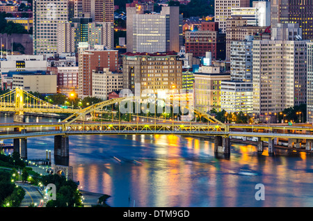 Pittsburgh, Pennsylvanie sur la rivière Allegheny. Banque D'Images