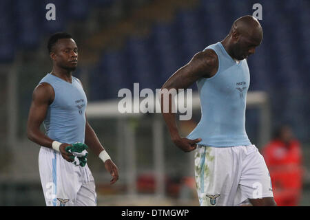 Italie . 20 février 2014. Football / Soccer : EUROPA LEAGUE KNOCKOUT FINAL 16° ronde. 14° MATCH Lazio vs Ludogorets, au stade olympique de la ville de Rome, Italie. Ciani et Onazi (laz) (photo : Marco Iacobucci/Alamy live news) Banque D'Images