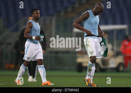 Italie . 20 février 2014. Football / Soccer : EUROPA LEAGUE KNOCKOUT FINAL 16° ronde. 14° MATCH Lazio vs Ludogorets, au stade olympique de la ville de Rome, Italie. Ciani et Onazi (laz) (photo : Marco Iacobucci/Alamy live news) Banque D'Images