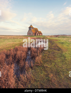 Église de St Thomas Becket ou une église de Fairfield, situé sur le Romney Marsh dans le Kent, Angleterre Banque D'Images