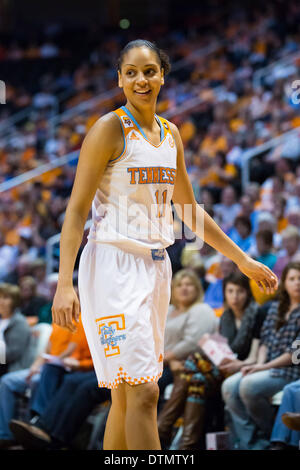Knoxville, TN, USA. Feb 20, 2014. 20 février 2014:Cierra Burdick # 11 de l'Ohio Lady volontaires est tout sourire au cours de la jeu de basket-ball de NCAA entre l'Université du Tennessee Lady Vols et l'Auburn Tigers à Thompson-Boling Arena de Knoxville, TN © csm/Alamy Live News Banque D'Images