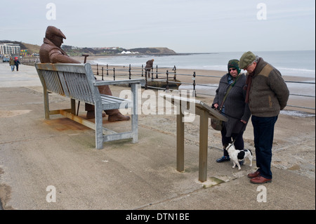 Freddie Gilroy & les traînards Belsen sculpture à North Beach, à Scarborough, North Yorkshire Angleterre UK Banque D'Images