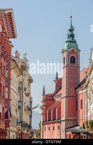 Capitale slovène avec charme et l'harmonie des jeunes de l'architecture magnifique Banque D'Images