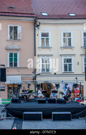 Capitale slovène avec charme et l'harmonie des jeunes de l'architecture magnifique Banque D'Images