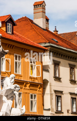 Capitale slovène avec charme et l'harmonie des jeunes de l'architecture magnifique Banque D'Images
