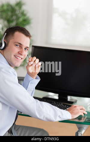 L'observation d'un agent de centre d'appels Banque D'Images