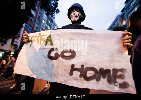 Rendez-vous de la FIFA Accueil - Manifestation à Rio de Janeiro contre la réalisation de 2014 Coupe du Monde de Soccer au Brésil, juin, 30th, 2013 Banque D'Images