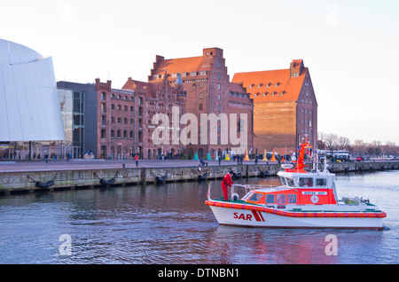 Sauvetage Jeep Hertha dans le port de la ville hanséatique de Stralsund, Allemagne. Banque D'Images