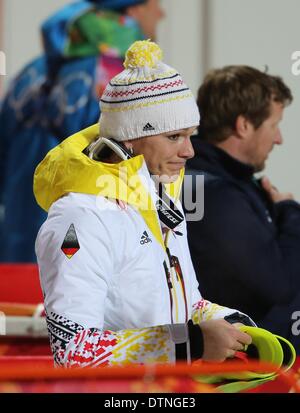 Sochi, Russie. 21 févr. 2014. Maria Hoefl-Riesch de l'Allemagne réagit après le Slalom Femmes de l'événement de ski alpin dans la région de Rosa Khutor Alpine Centre au Jeux Olympiques de 2014 à Sotchi, Russie, Krasnaya Polyana, 21 février 2014. Photo : Fredrik von Erichsen/dpa/Alamy Live News Banque D'Images