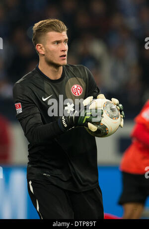 Gelsenkirchen, Allemagne. Feb 21, 2014. Mainz' gardien Loris Karius avait réagit au cours de la Bundesliga match de football entre le FC Schalke 04 FSV Mainz 05 et à la Veltins Arena de Gelsenkirchen, Allemagne, 21 février 2014. Photo : BERND THISSEN/dpa/Alamy Live News Banque D'Images